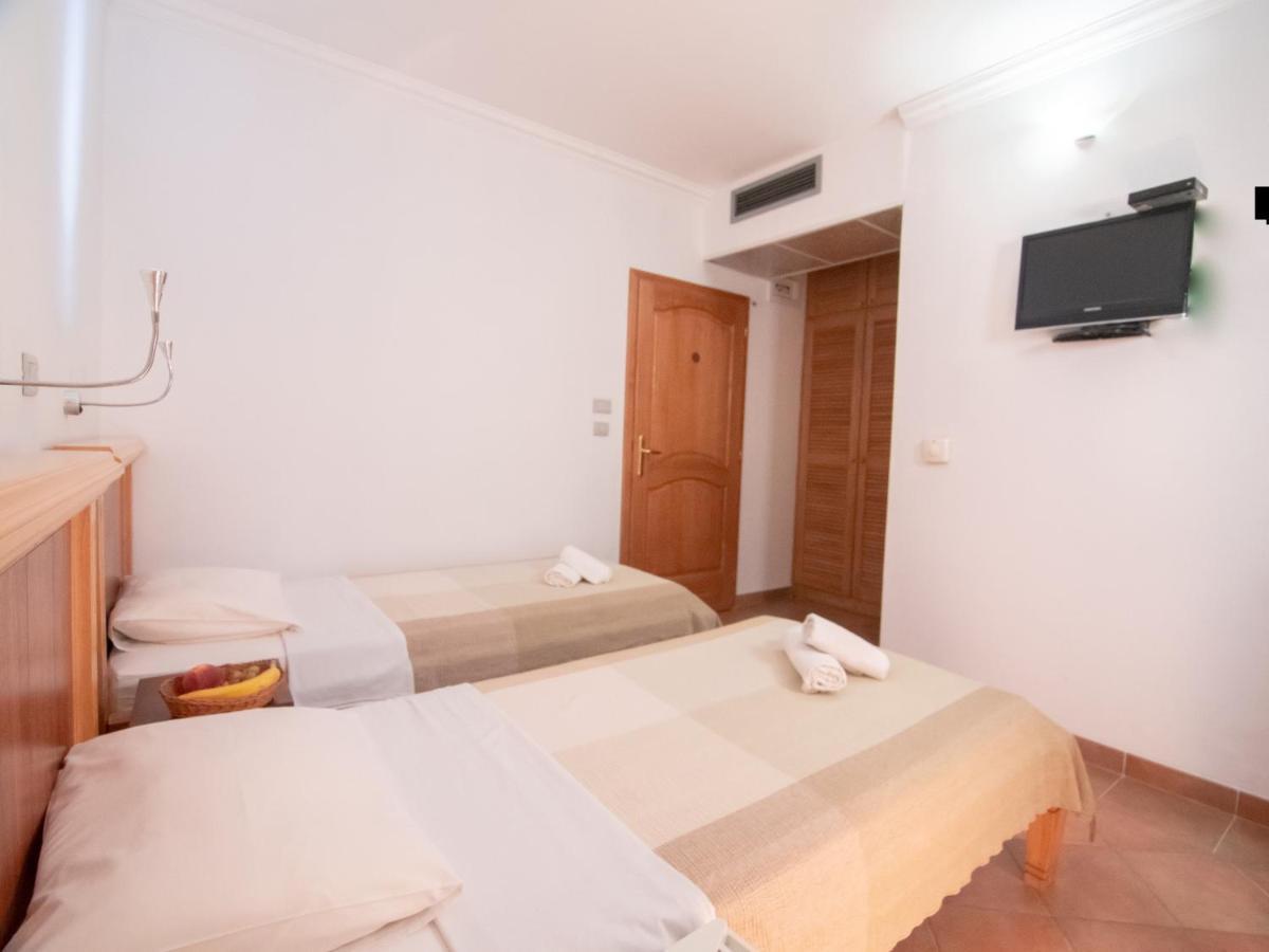 Apartments And Rooms Levantin Inn Sveti Stefan Eksteriør bilde