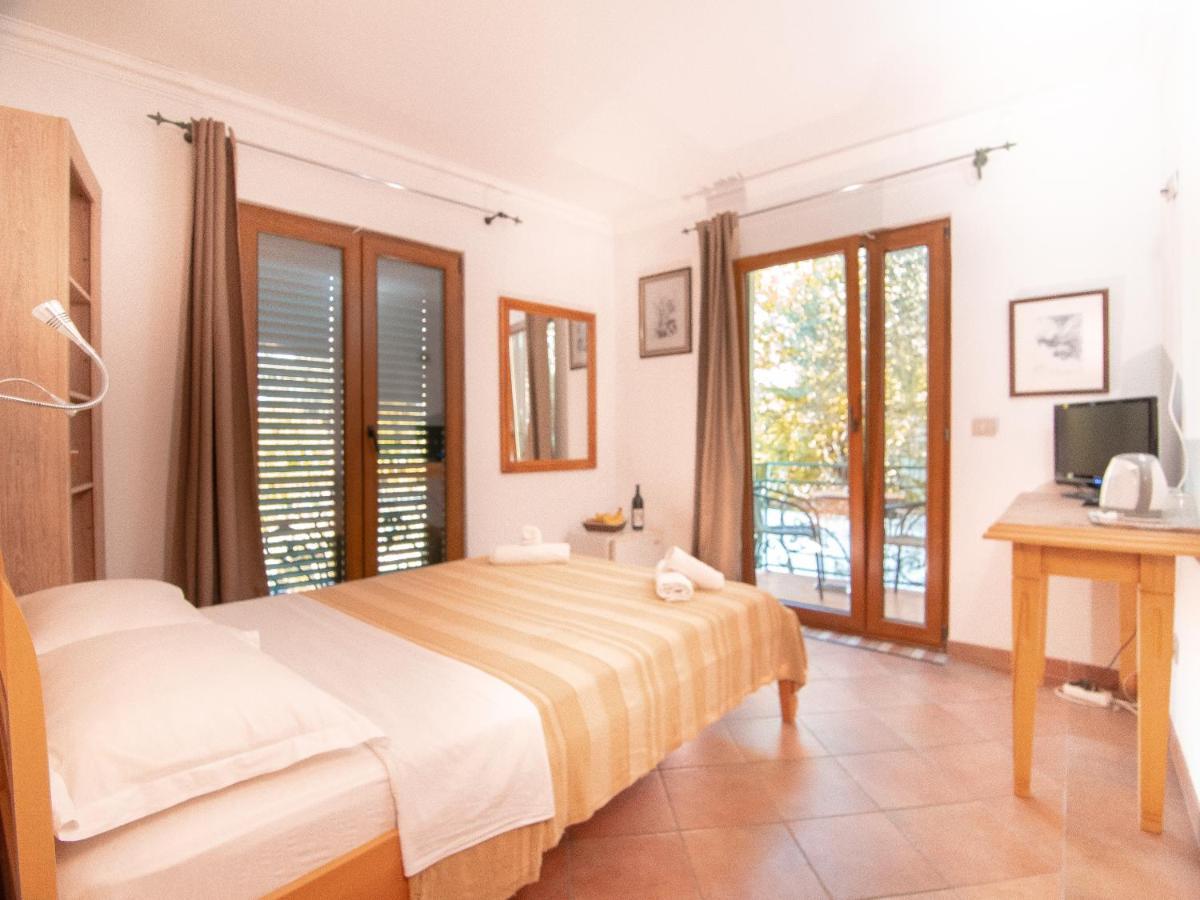 Apartments And Rooms Levantin Inn Sveti Stefan Eksteriør bilde