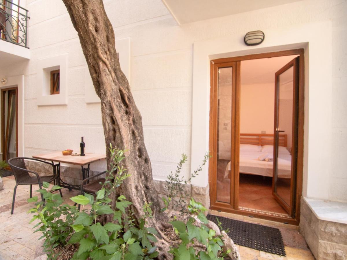 Apartments And Rooms Levantin Inn Sveti Stefan Eksteriør bilde