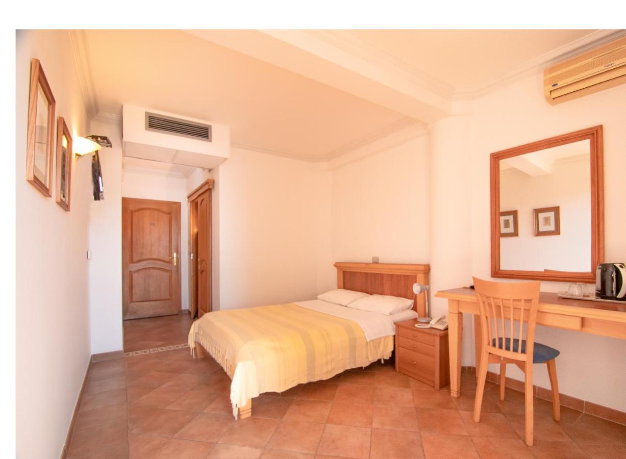 Apartments And Rooms Levantin Inn Sveti Stefan Eksteriør bilde
