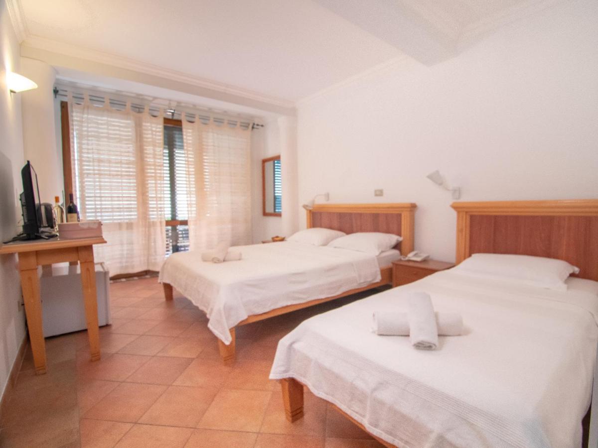 Apartments And Rooms Levantin Inn Sveti Stefan Eksteriør bilde