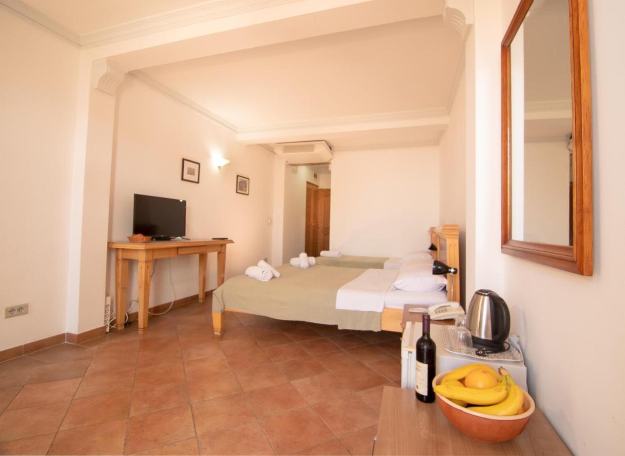 Apartments And Rooms Levantin Inn Sveti Stefan Eksteriør bilde