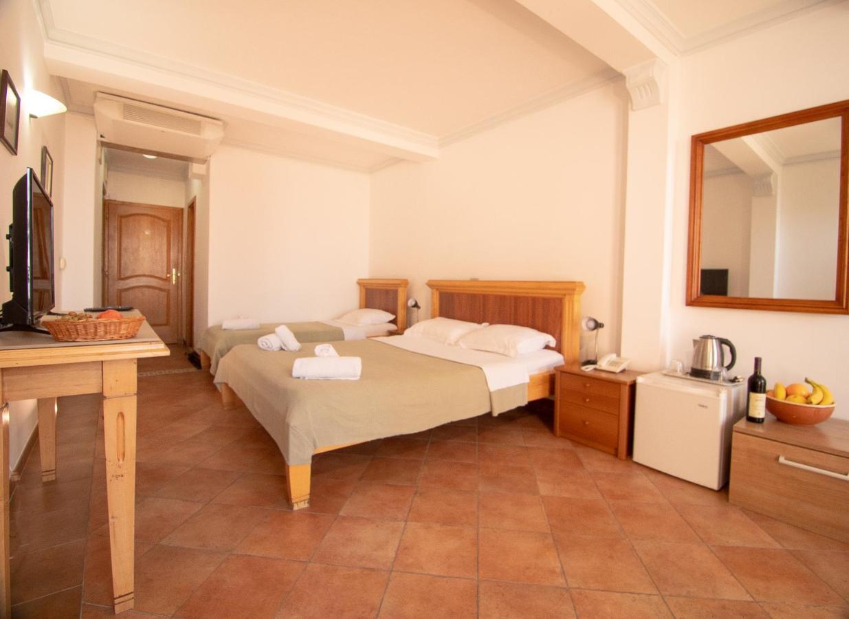 Apartments And Rooms Levantin Inn Sveti Stefan Eksteriør bilde