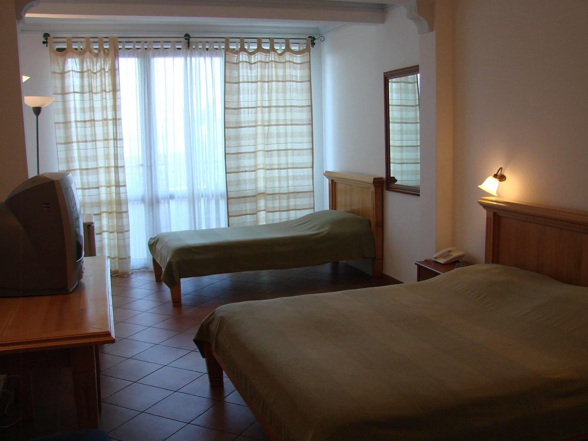 Apartments And Rooms Levantin Inn Sveti Stefan Eksteriør bilde