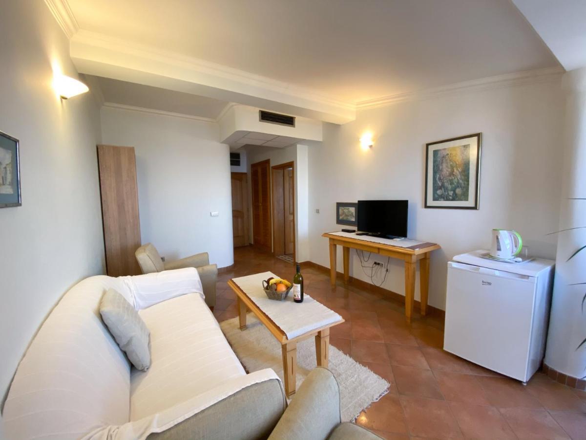 Apartments And Rooms Levantin Inn Sveti Stefan Eksteriør bilde